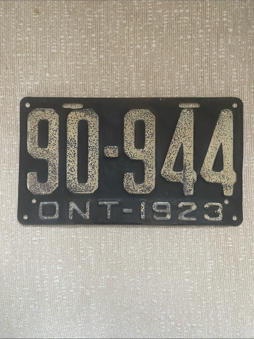 VINTAGE RARE 1923 ONTARIO CANADA LICENSE PLATE - 90-944